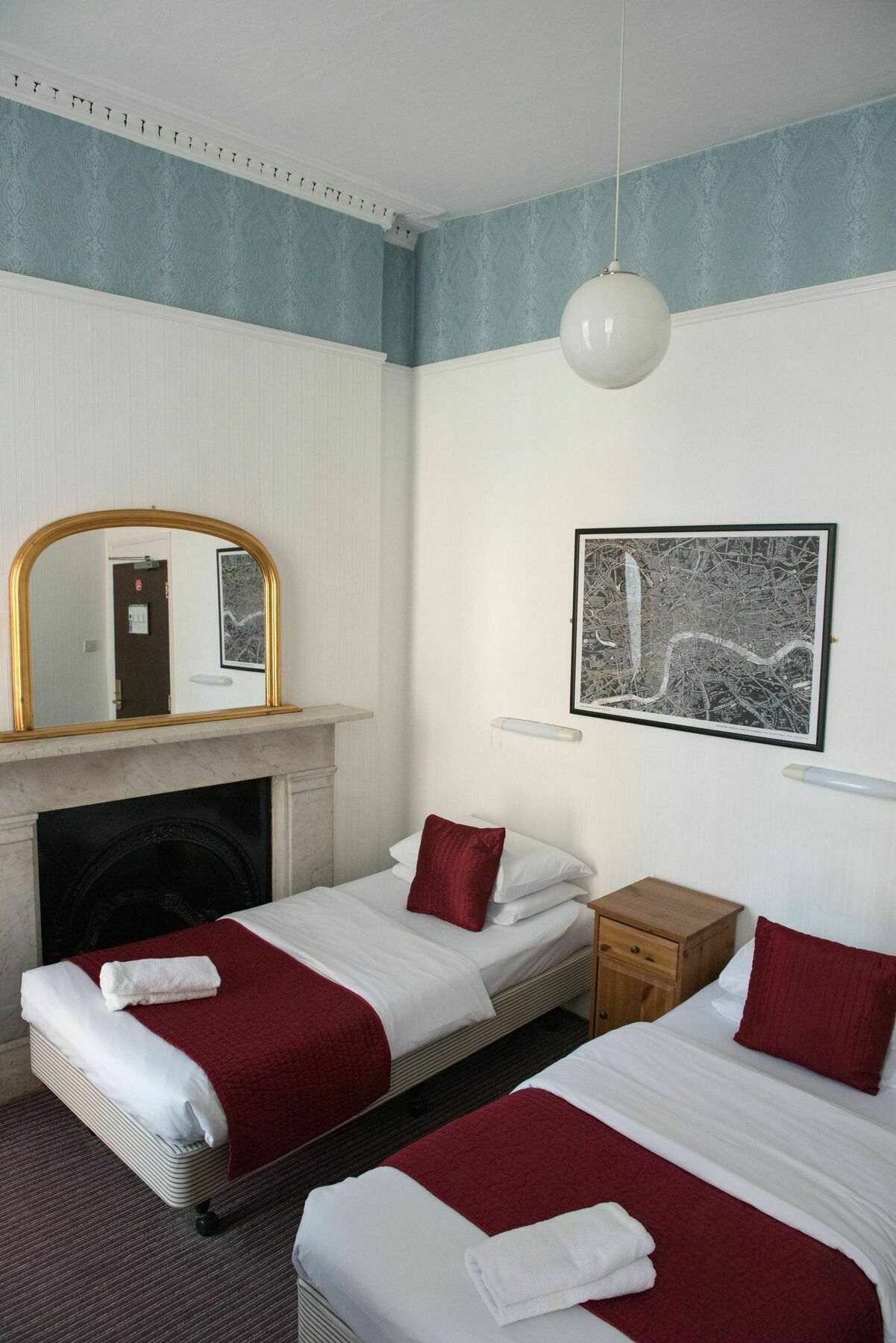 Twin Room with Shared Bathroom,1009562398:JPEG