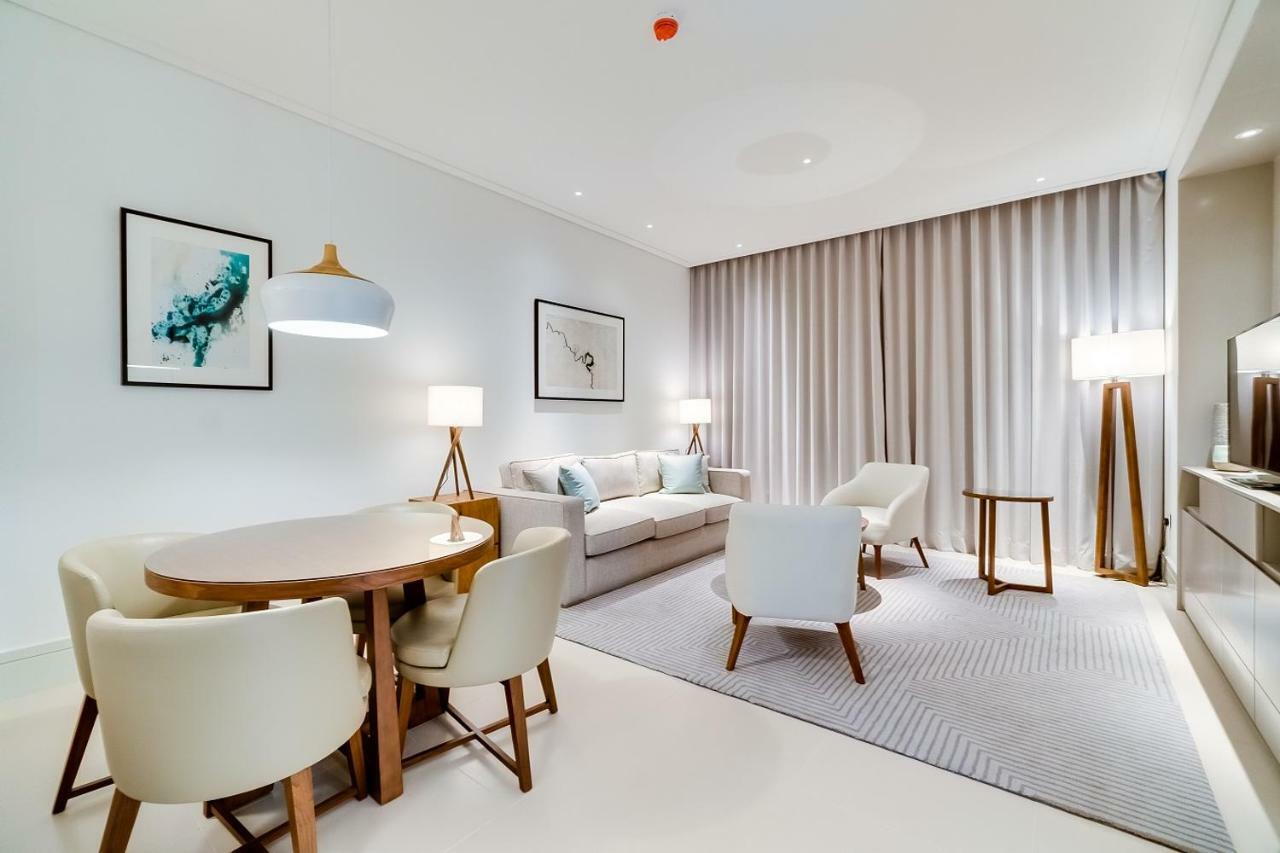 One Bedroom Apartment Canal View