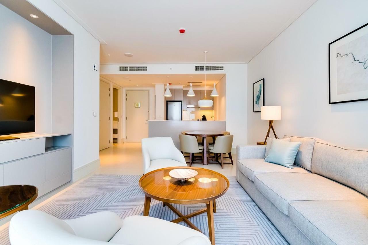One Bedroom Apartment Canal View