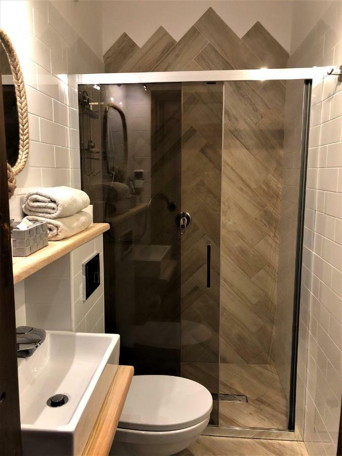 Family Room with Private Bathroom,829064168:JPEG