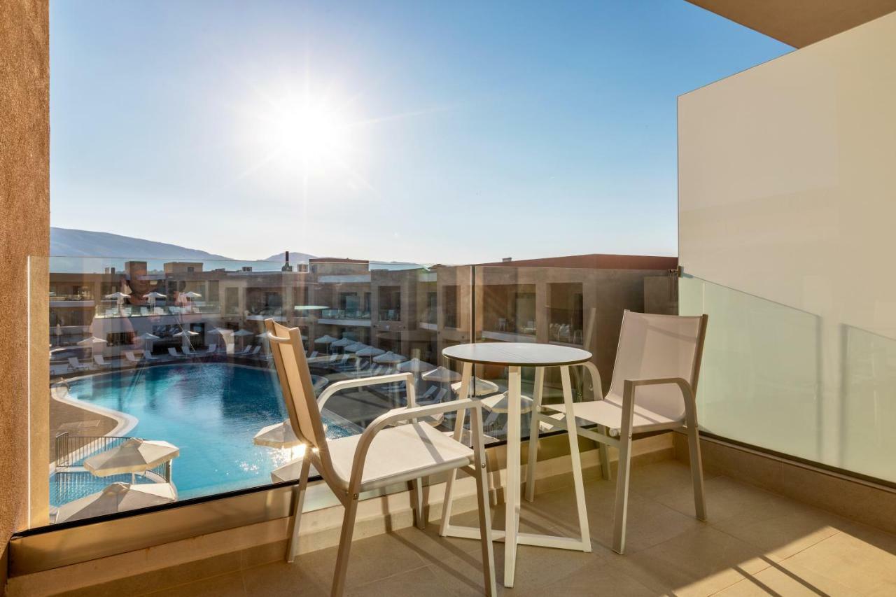 Triple Room Pool View