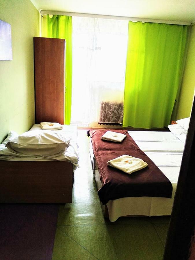 Double Room with Shared Bathroom and Balcony,831956627:JPEG