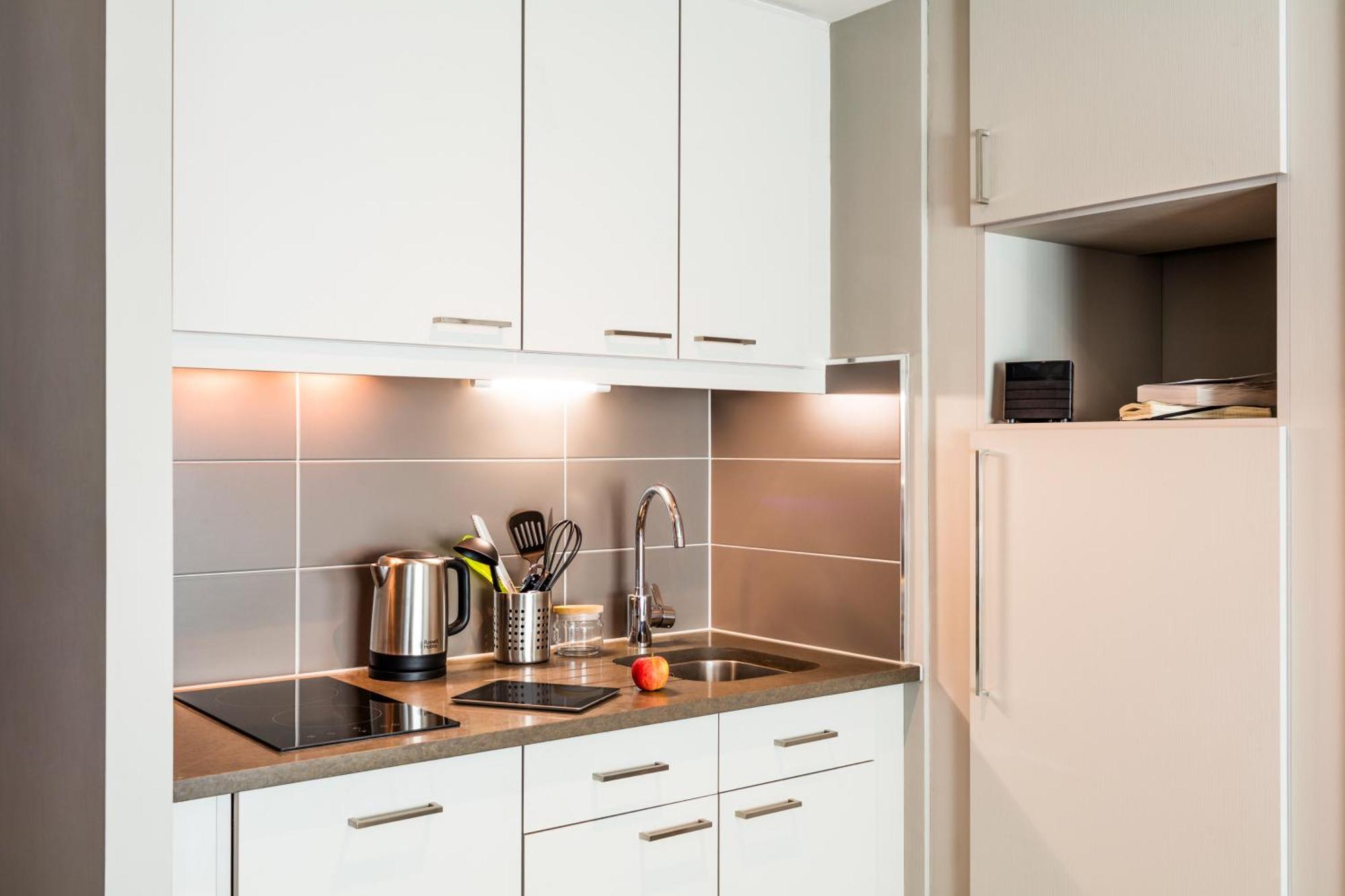 Large One-Bedroom Apartment,710965858:JPEG