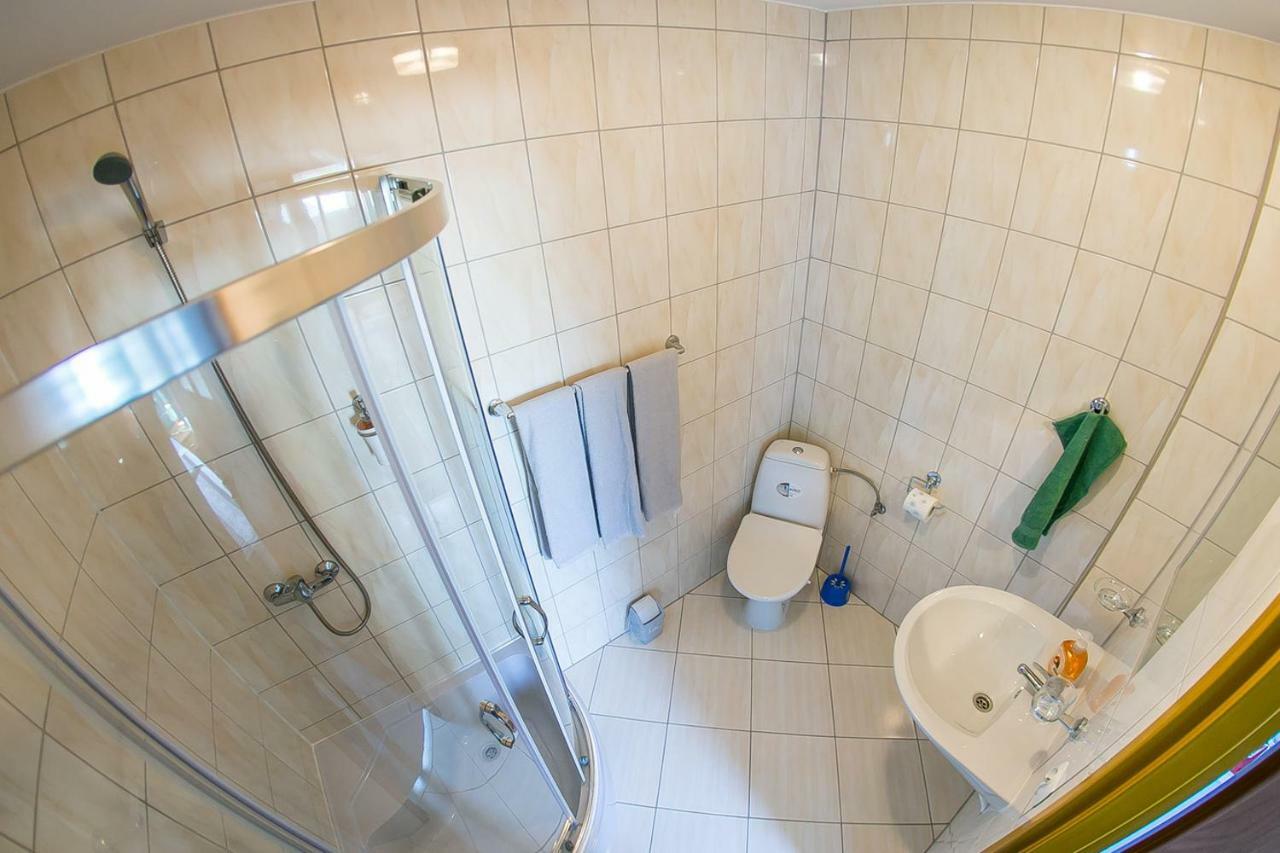 Pokój Trzyosobowy z prywatną łazienką