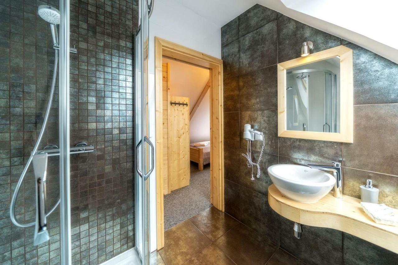 Suite with Kitchenette and Mountain View,932391247:JPEG