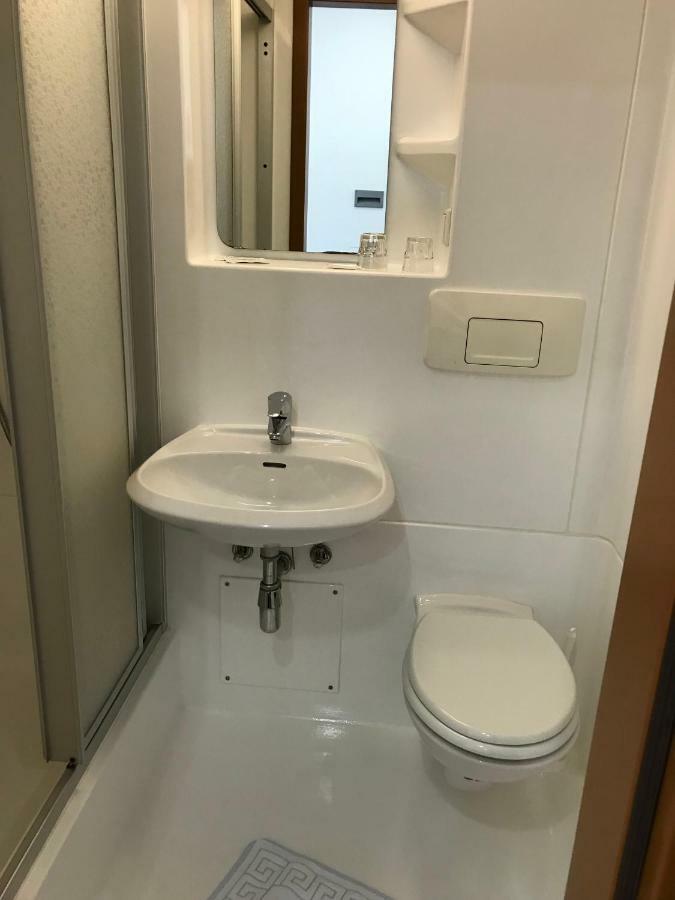 Twin Room Shower