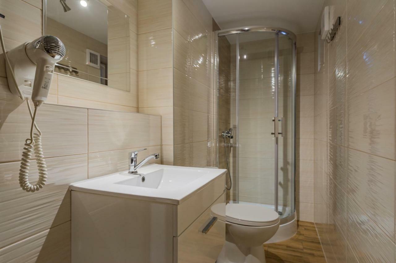 Classic Quadruple Room,1131953421:JPEG