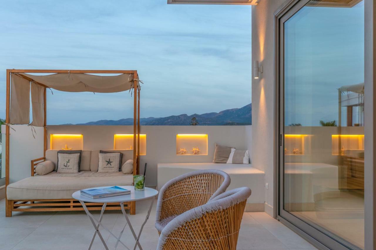 Luxury Veranda Suite hot tub,906659788:JPEG