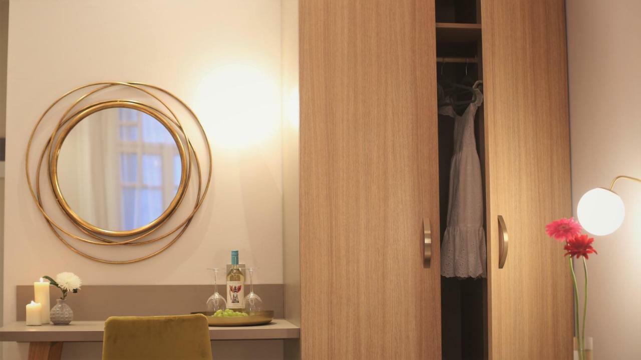 Deluxe Triple Room with City View,907940203:JPEG
