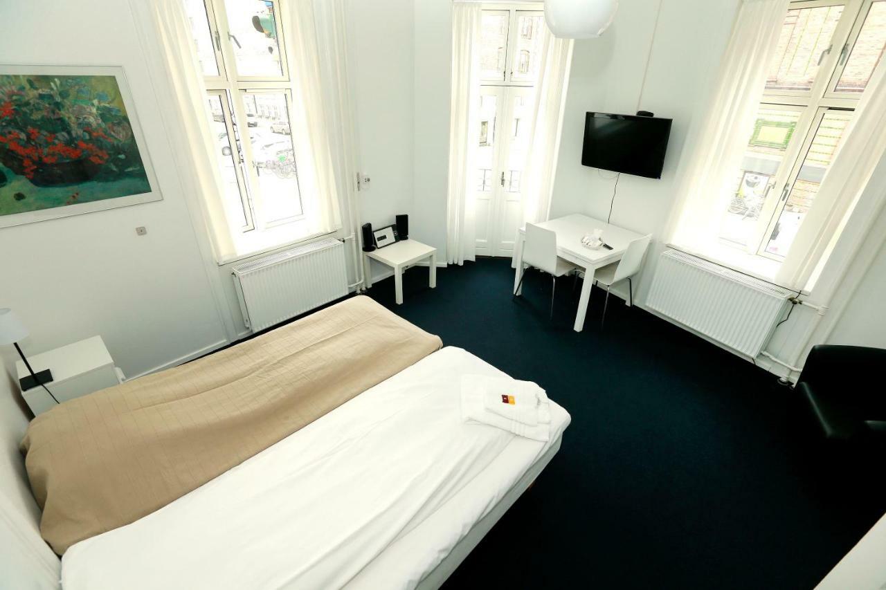 Two-Bedroom Apartment without Living Room