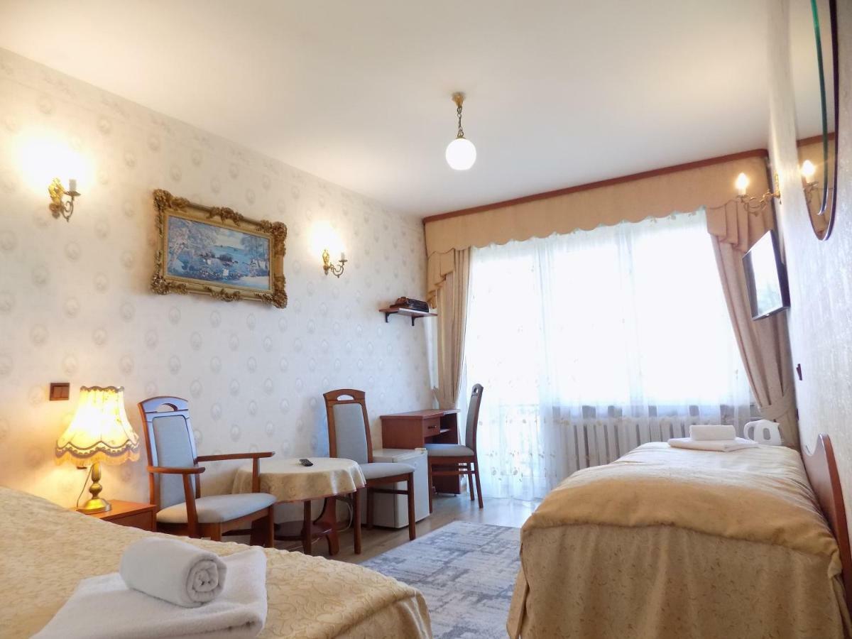 Twin Room with Balcony,1393975766:JPEG