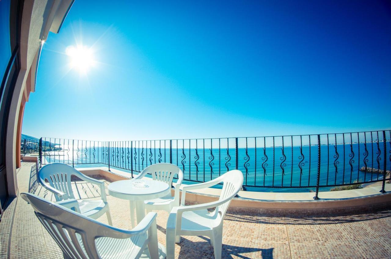 Apartament z 3 sypialniami i balkonem