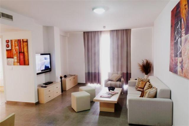 Superior Suite Inland View