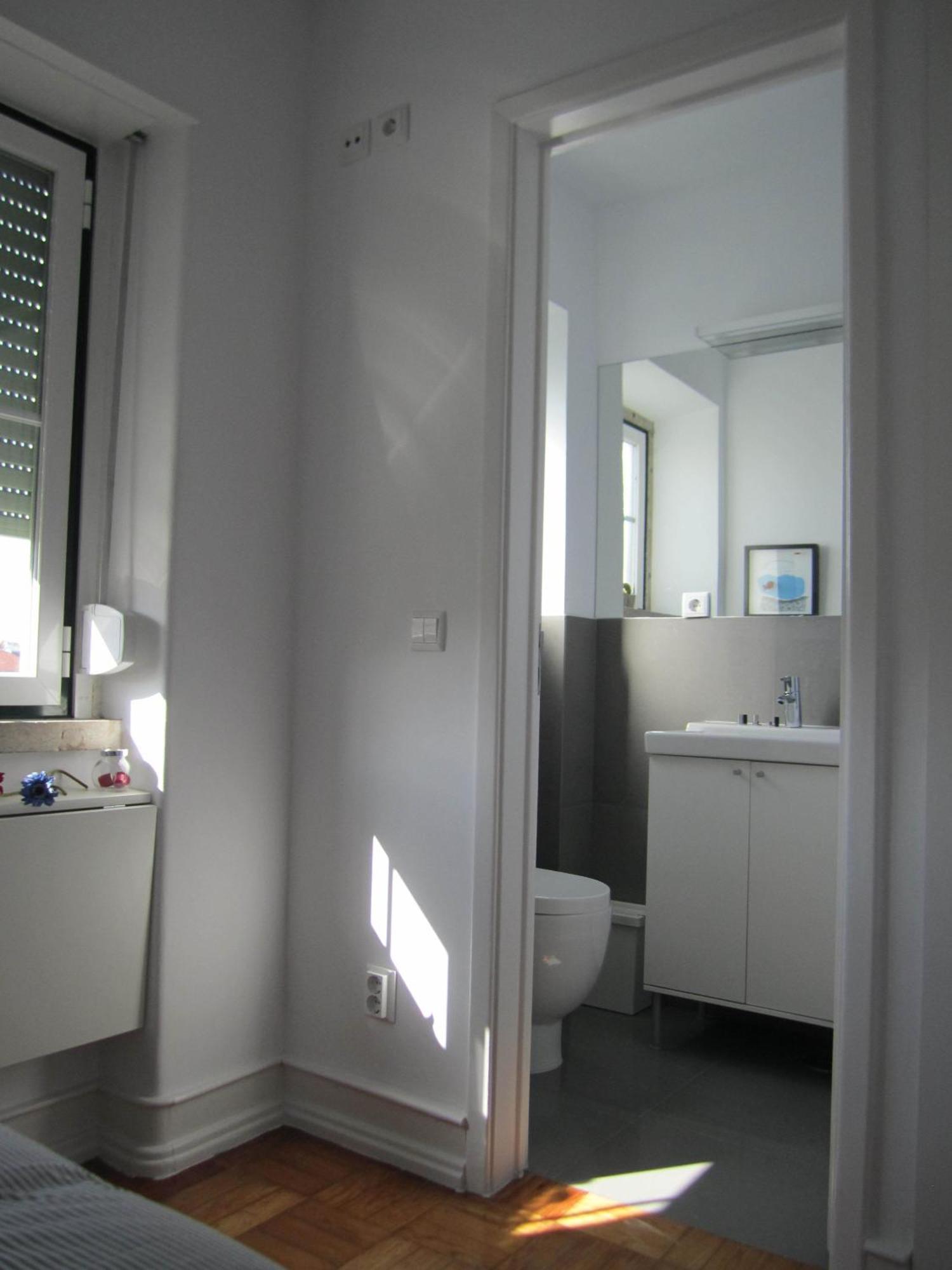 Single Room Private Bathroom