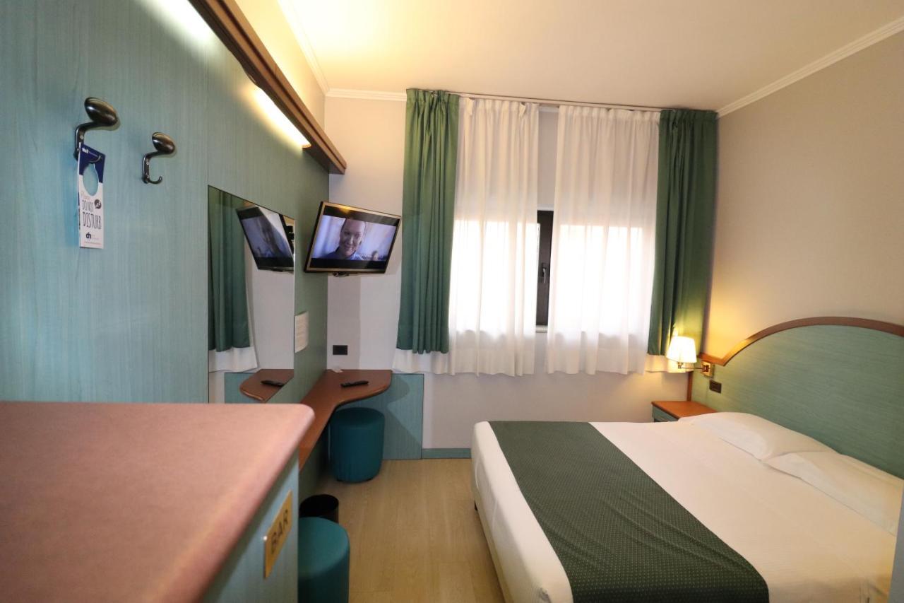 Double Room,1544371324:JPEG