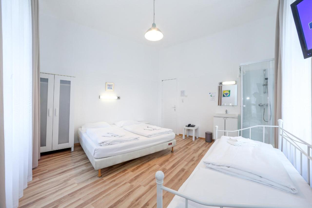 Triple Room Shared Toilet