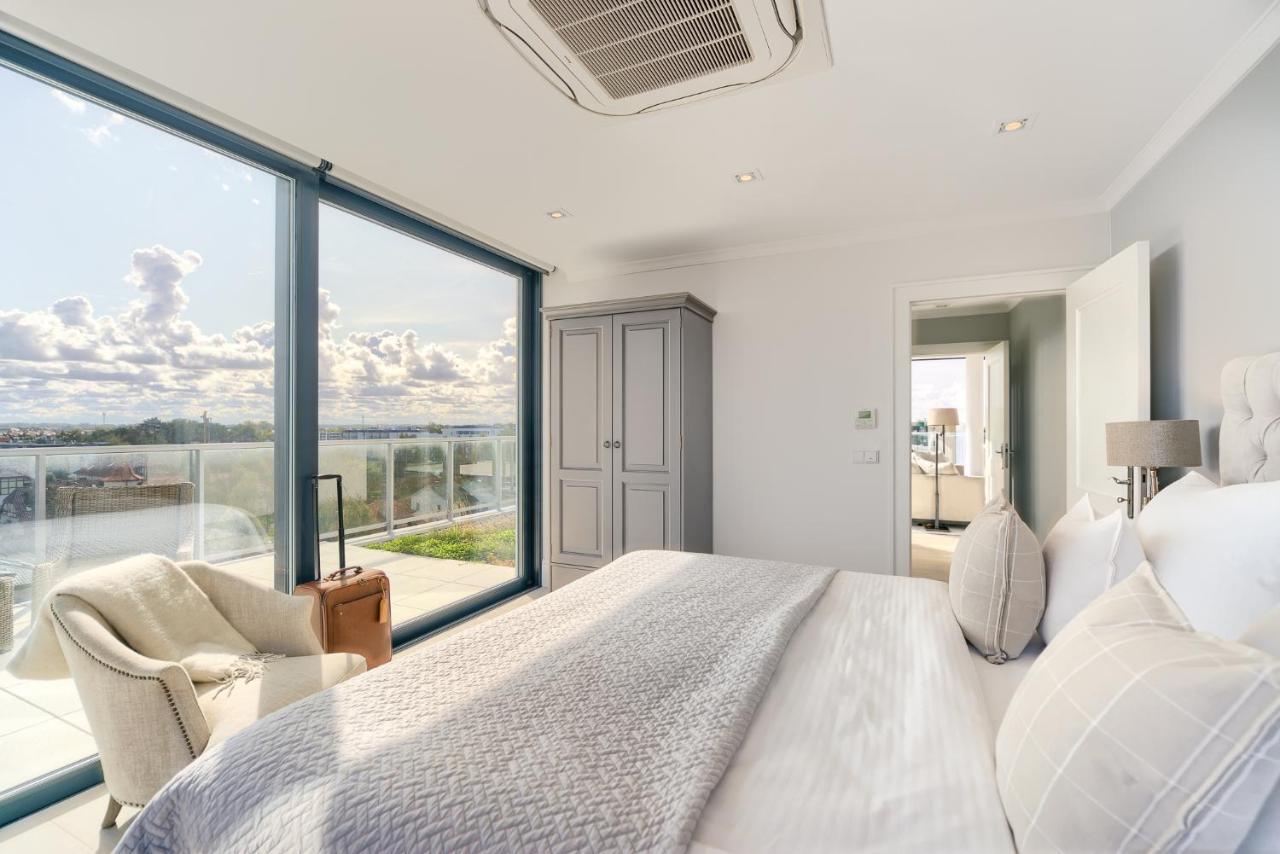 Two-Bedroom Penthouse Apartment with Sea View 504C