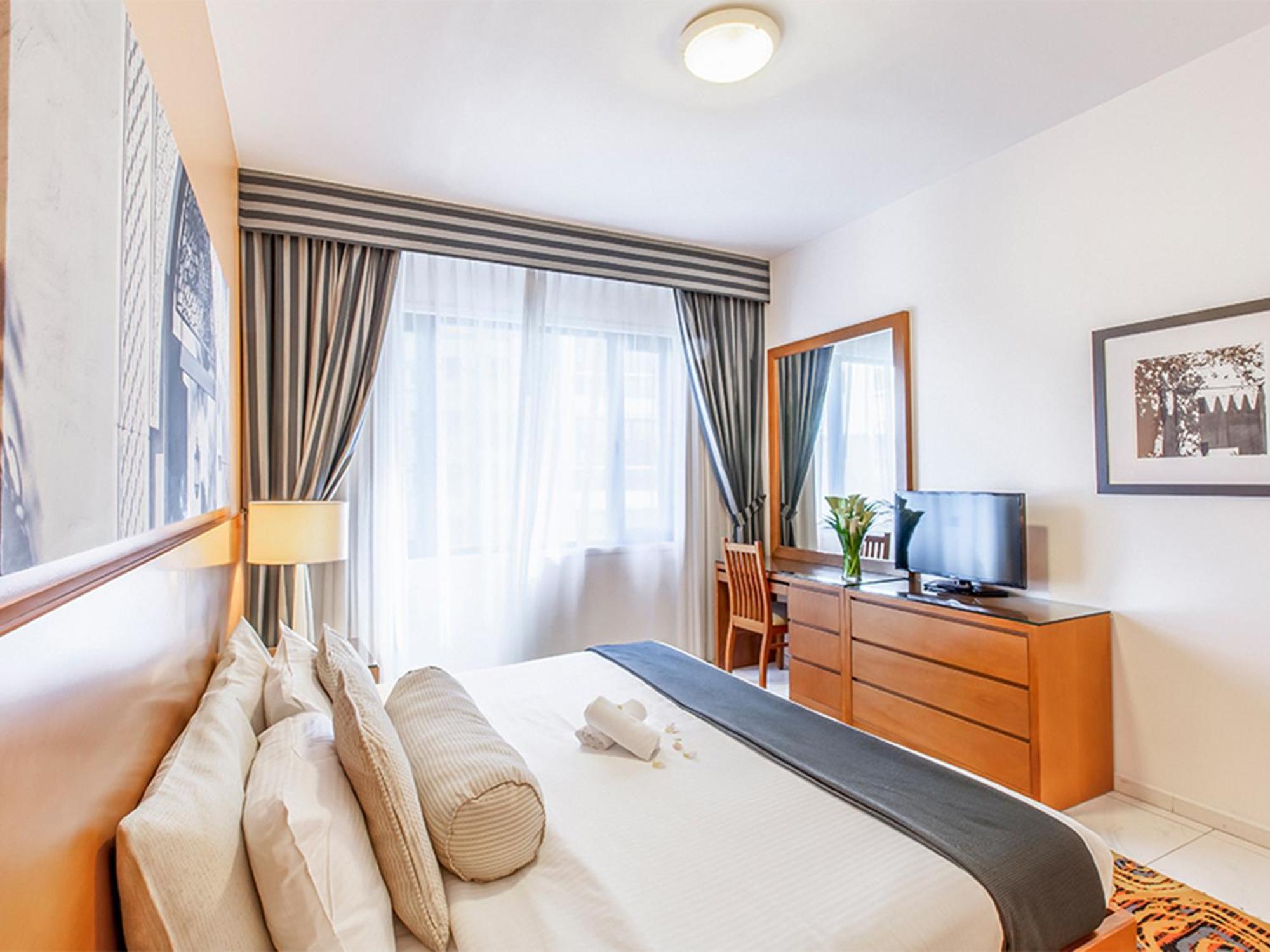Three-Bedroom Apartment Deluxe Golden Sands 10