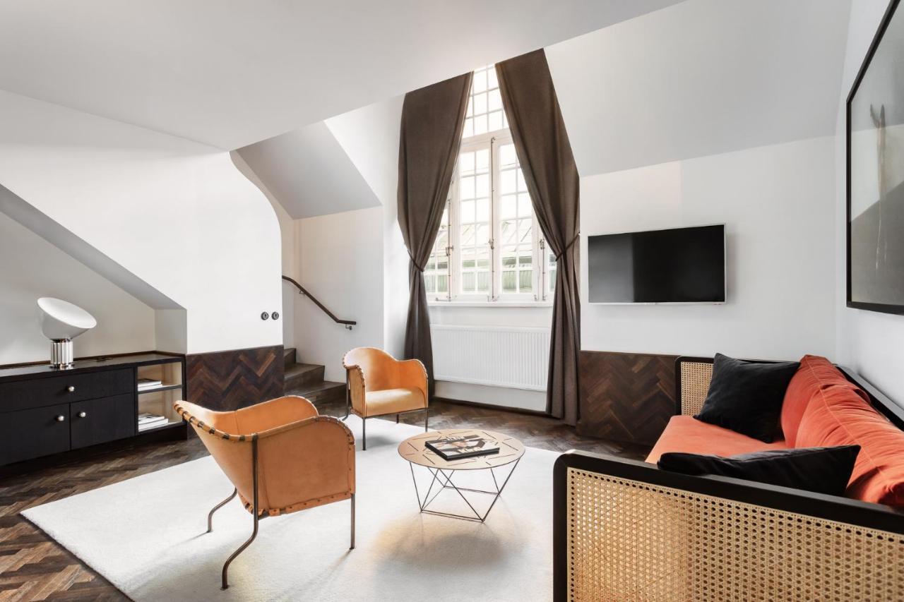 Deluxe King Suite