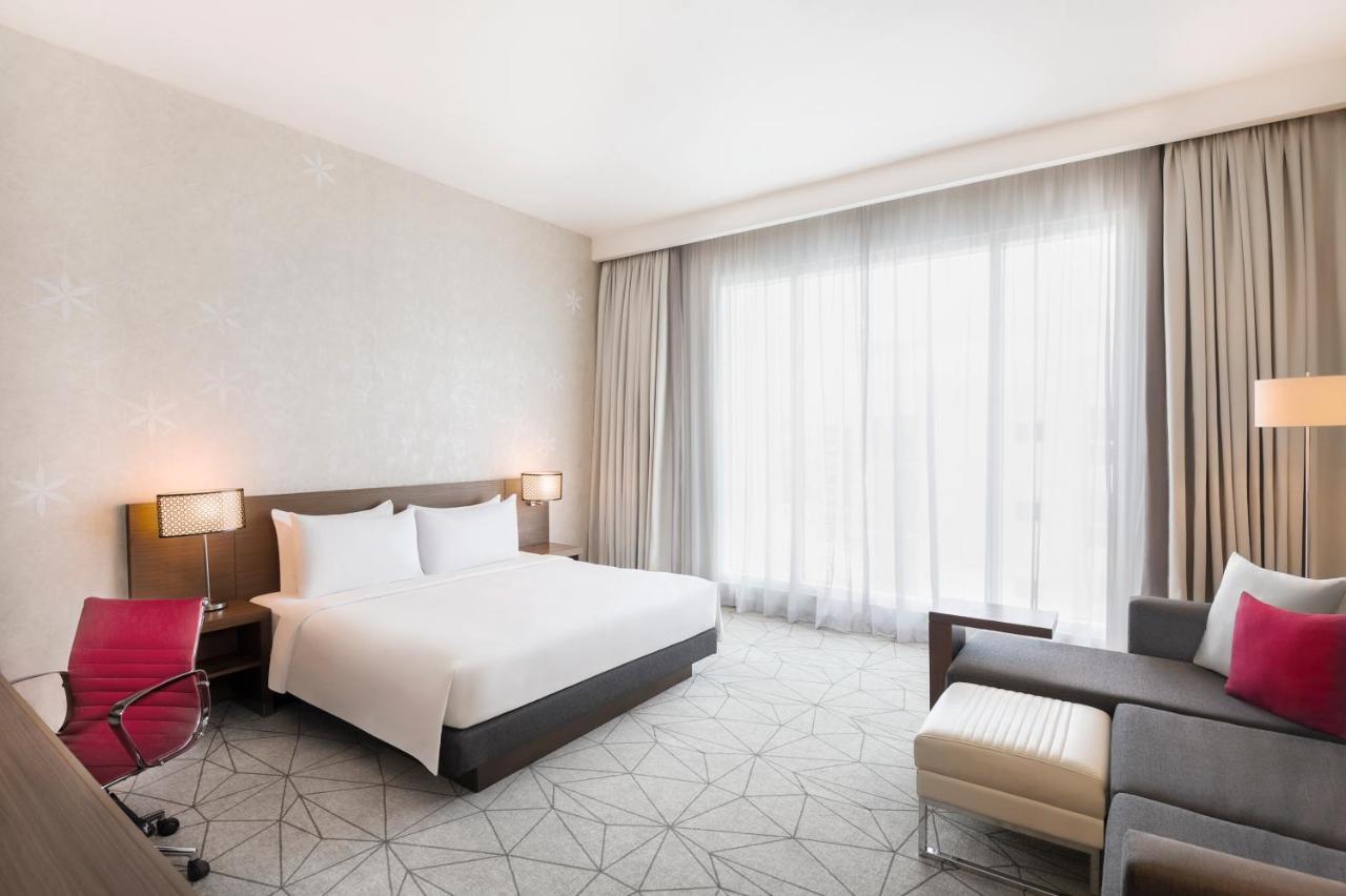 King Room Sofa Bed Pool View & on F&B