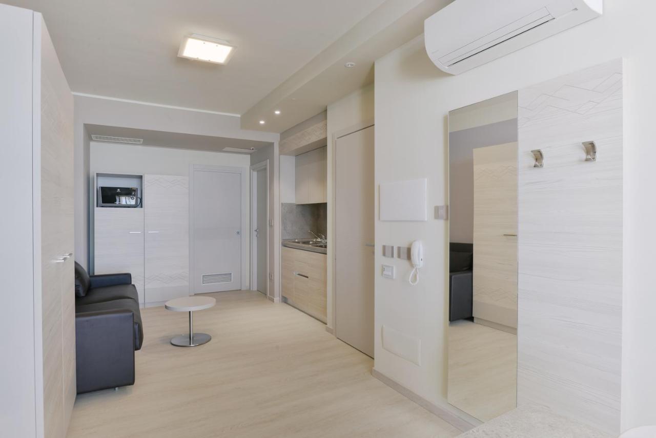 Apartament typu Superior z 1 sypialnią, tarasem, wanną z hydromasażem i widokiem na morze