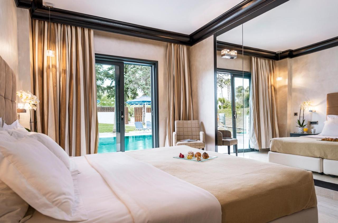 Twin Room Shared Pool