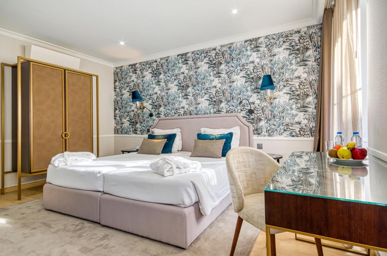 Superior Twin Room Chiado View