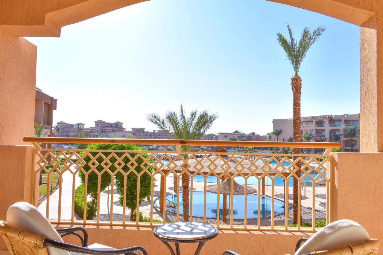 Deluxe Room Jacuzzi access to Aqua Park