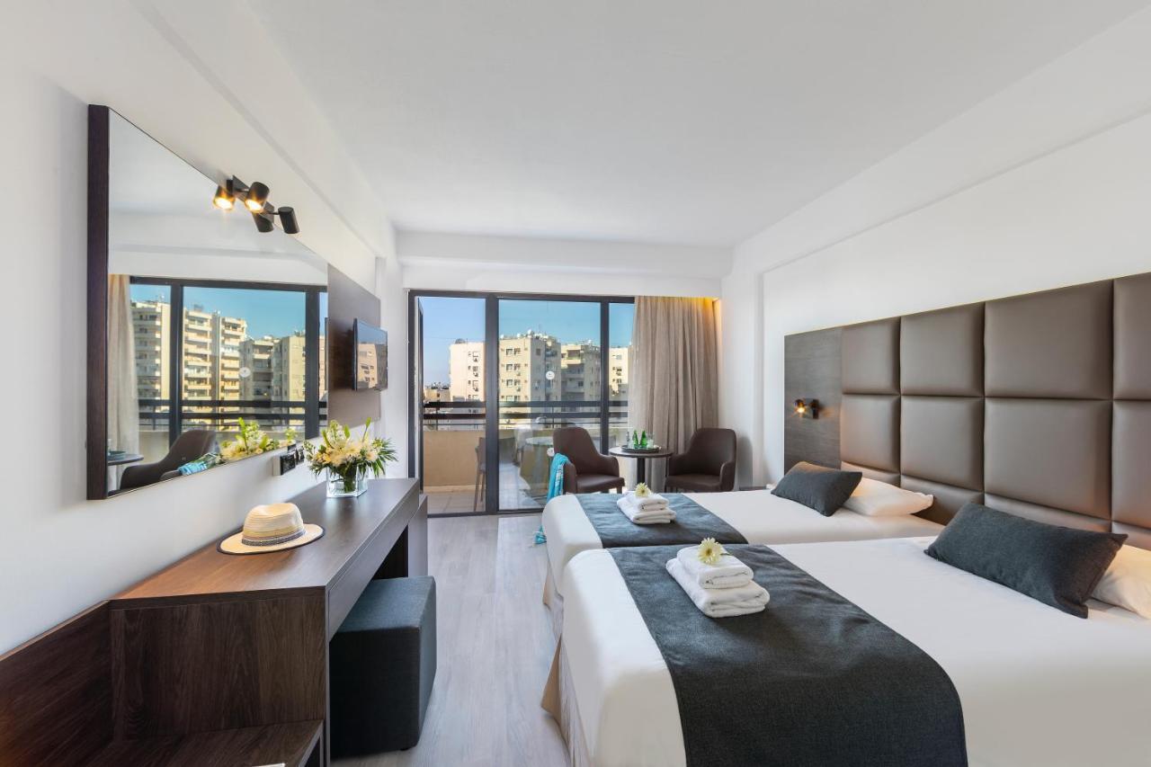 Deluxe Double or Twin Room Limited Sea View