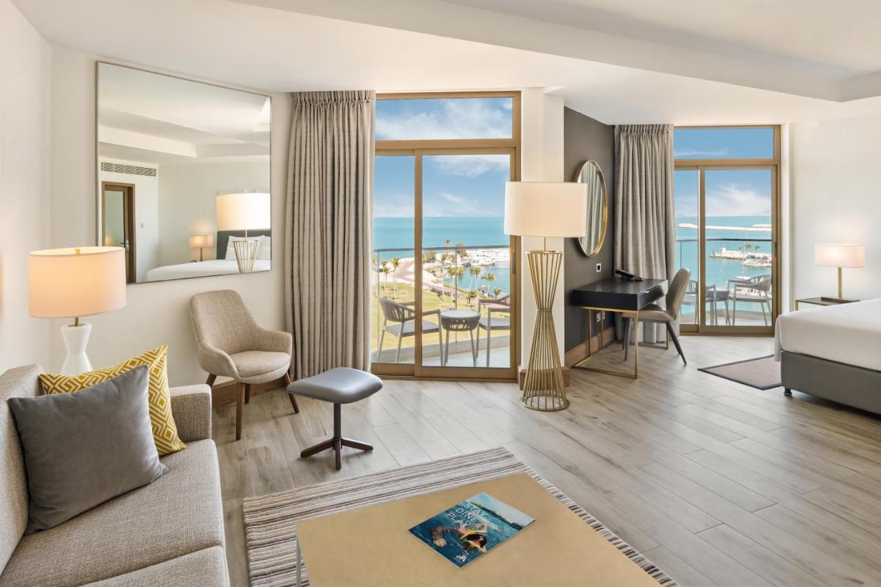 Sea View Premium One Bedroom Suite Peacock Lounge Private Beach & Splash Park