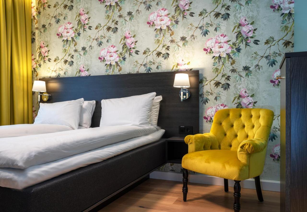 Standard Double Room,983012725:JPEG