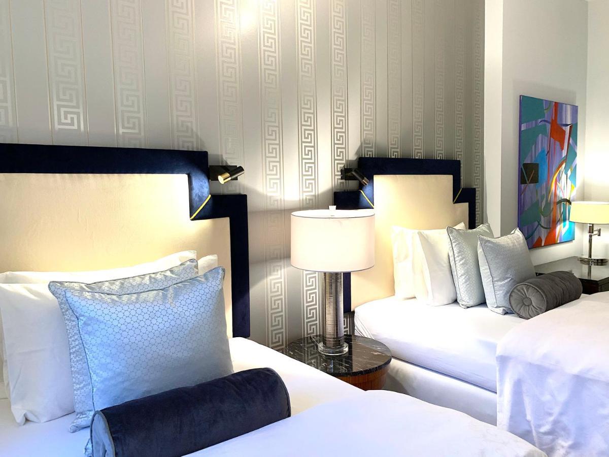 MONDRIAN Suite with Old Town Market Square view