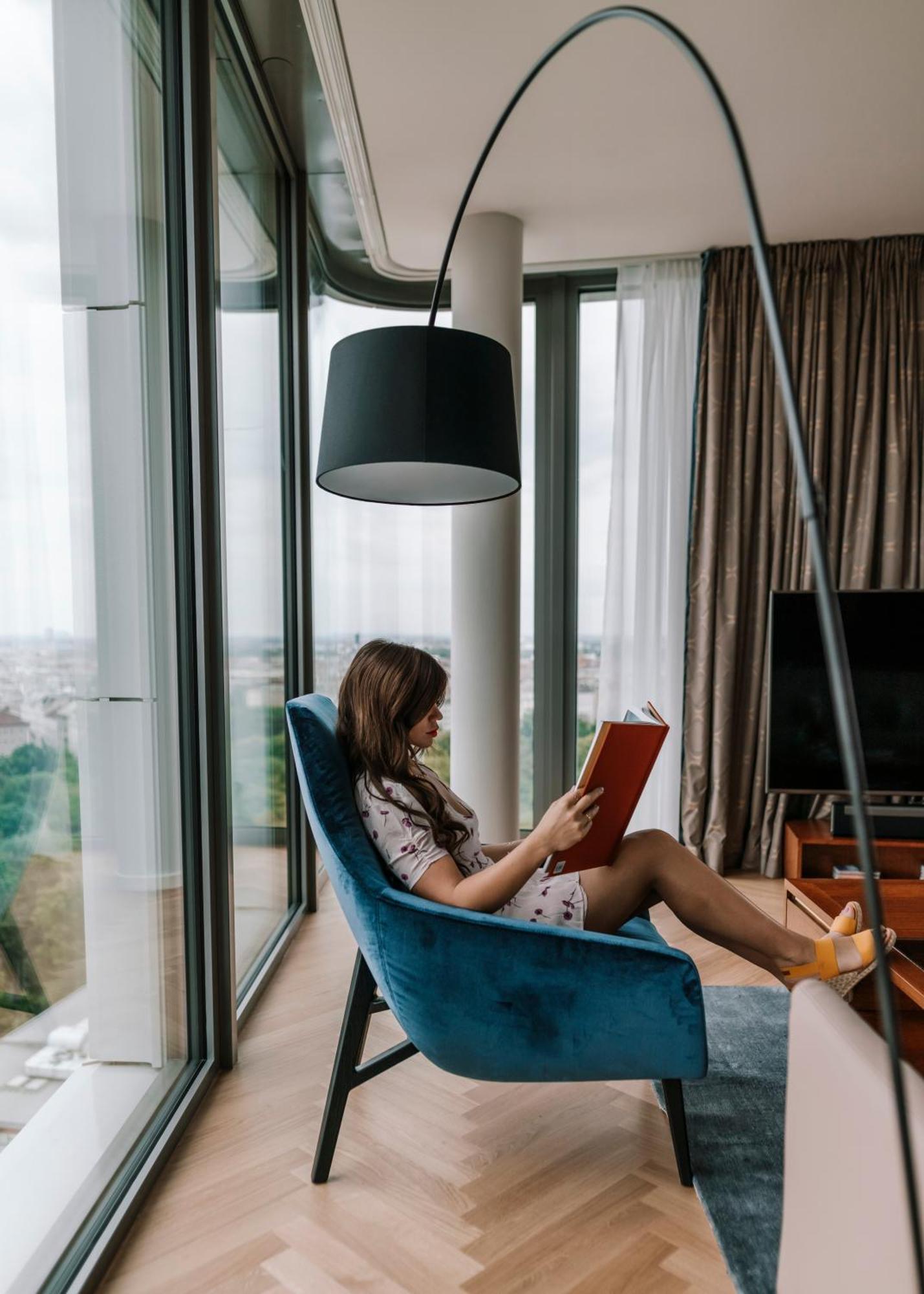 Premium King Suite Skyline View