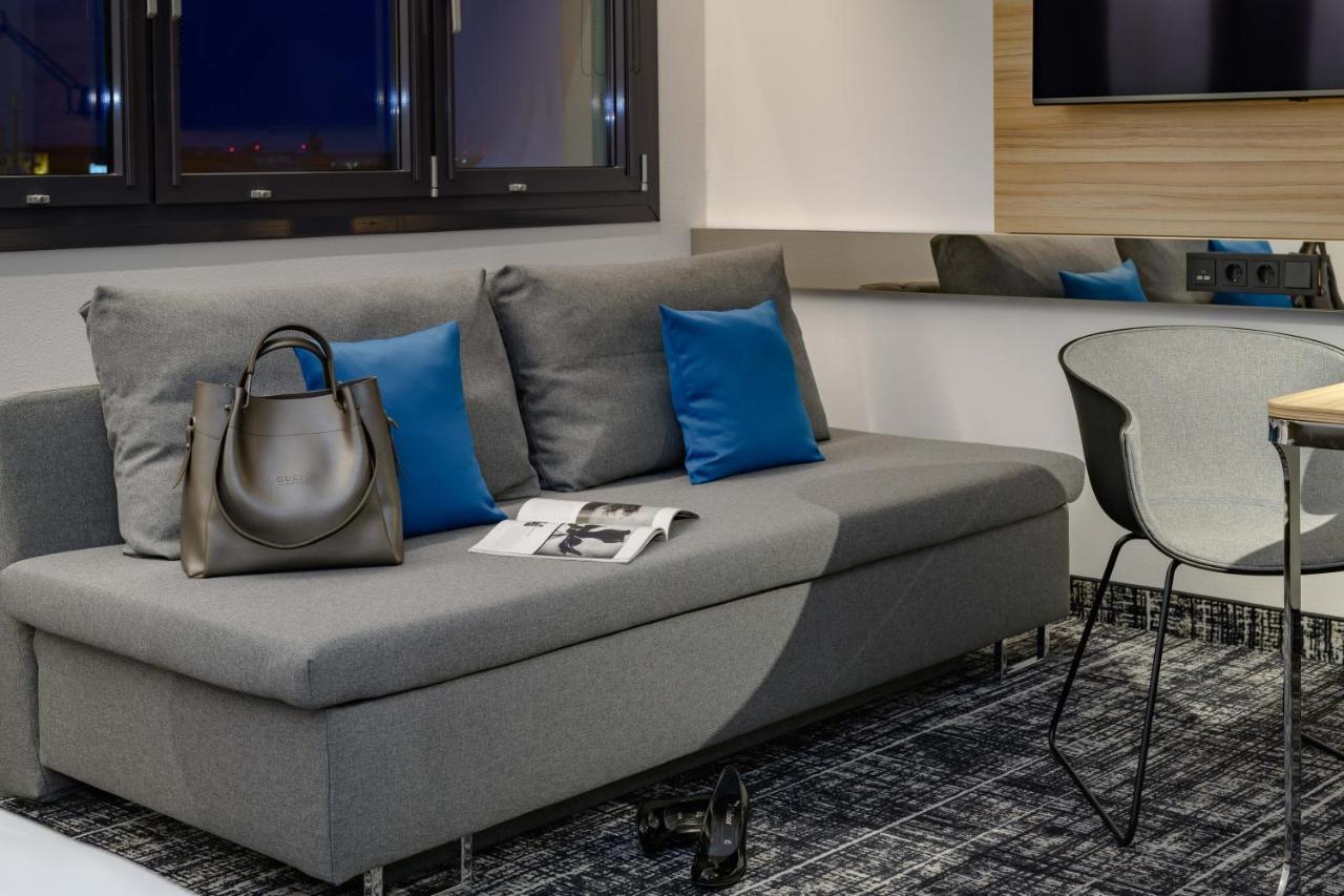 Apartament typu Standard Suite z łóżkiem podwójnym i rozkładaną sofą