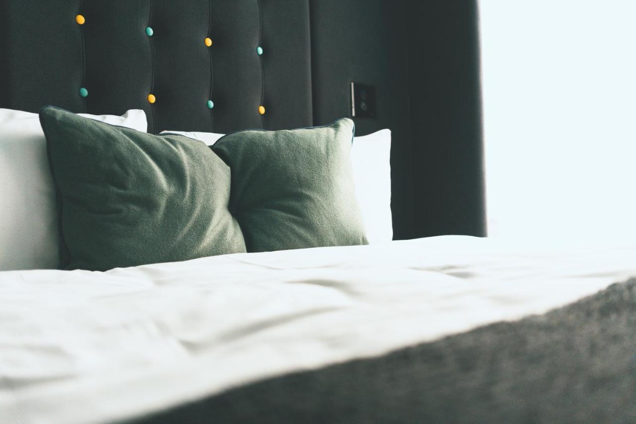 Cosy Double Room with Window,998966481:JPEG
