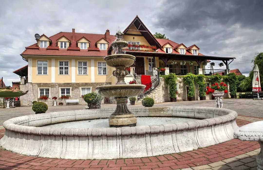Zespół Pałacowo-Parkowy Bądzów-1