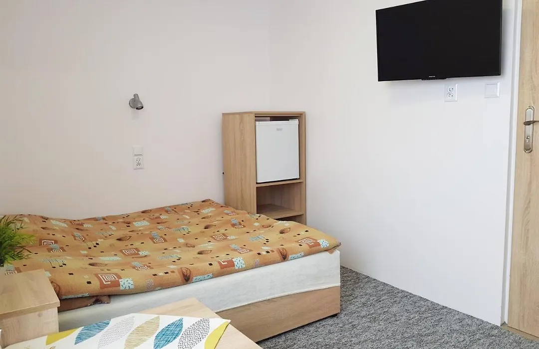 Ośrodek Kolonijno - Wypoczynkowy Ania-1