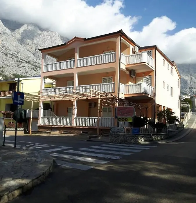House Vida Goraleks-1
