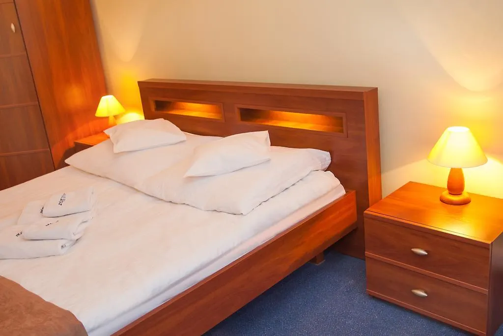 Hotel Ikar-1