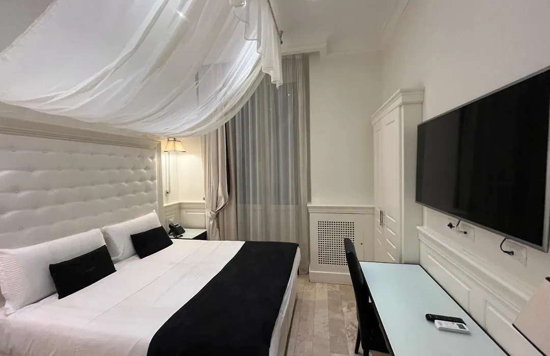 Hotel Dei Quiriti Suite-1
