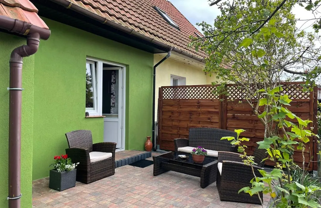 Domek Zielony-1
