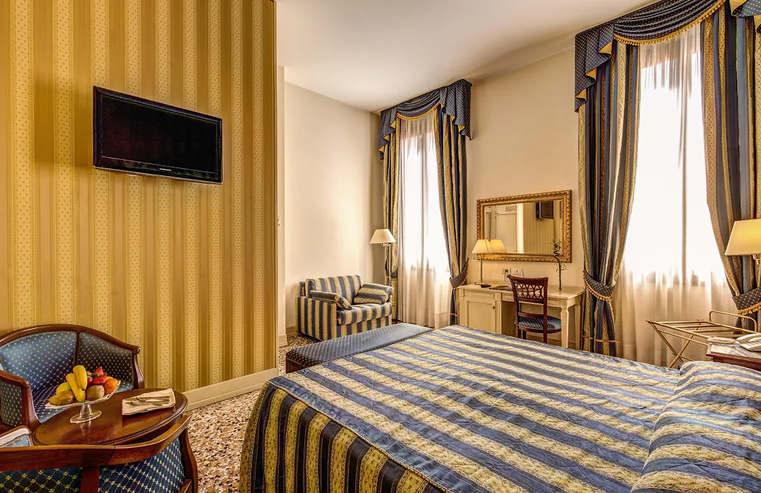 Hotel Bella Venezia-1