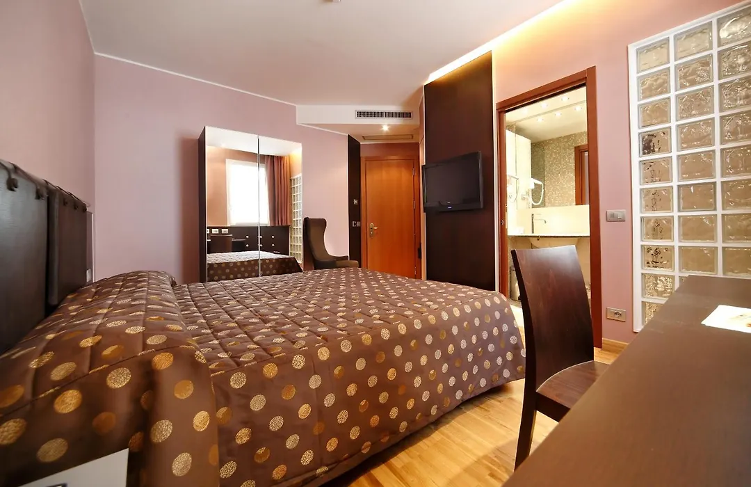 Hotel Terminal-1