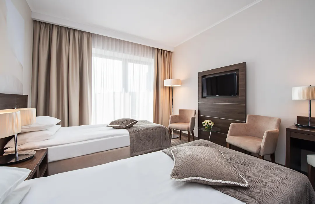 Hotel Różany Gaj-1