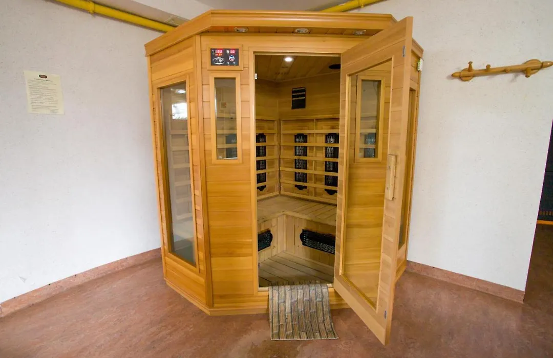 Farys - centrum Krynicy na wzgórzu wśród ciszy ze wspaniałymi tarasami widokowymi, sauna, jacuzii, siłowna, prywatny parking-1