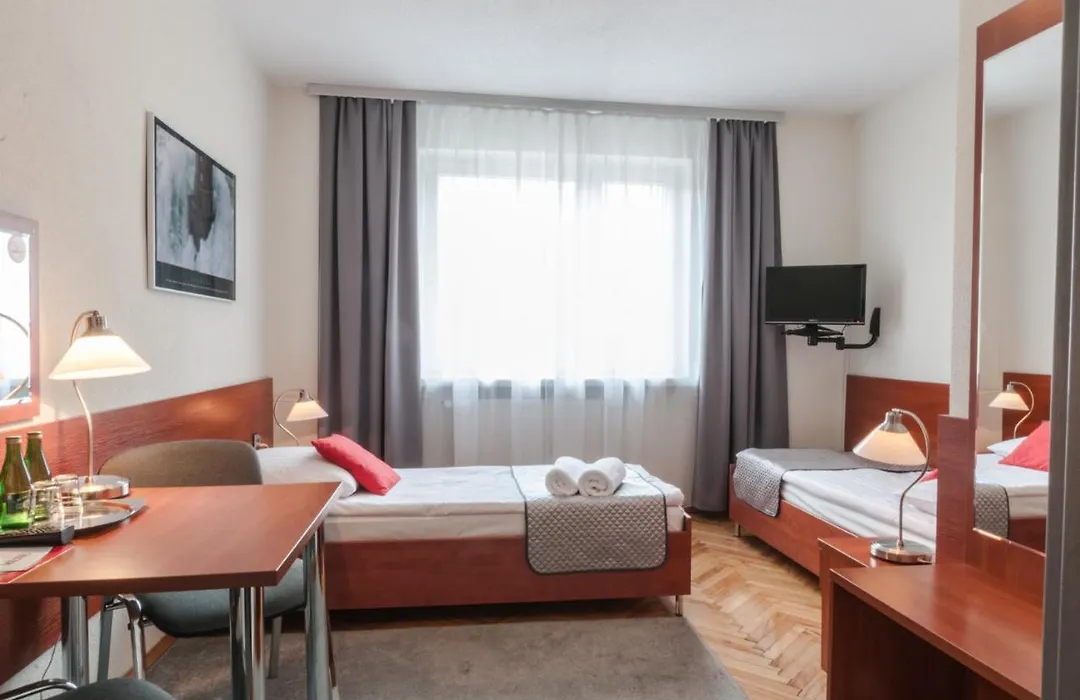 Hotel Komes-1