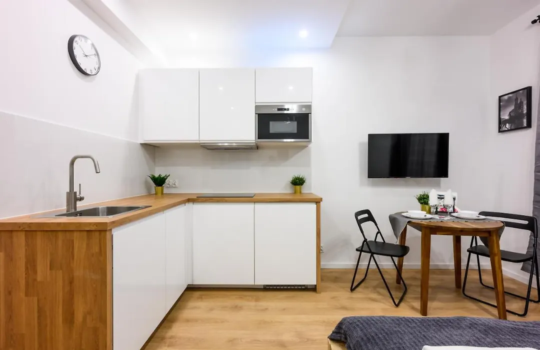 Cracow Rent Apartments - Spacious Apartments For 2-7 People In Quiet Area - Kolberga Street Nr 3 - 10 Min To Main Square By Foot-1