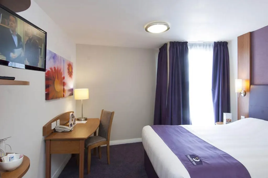Premier Inn Reading - Caversham Bridge-1