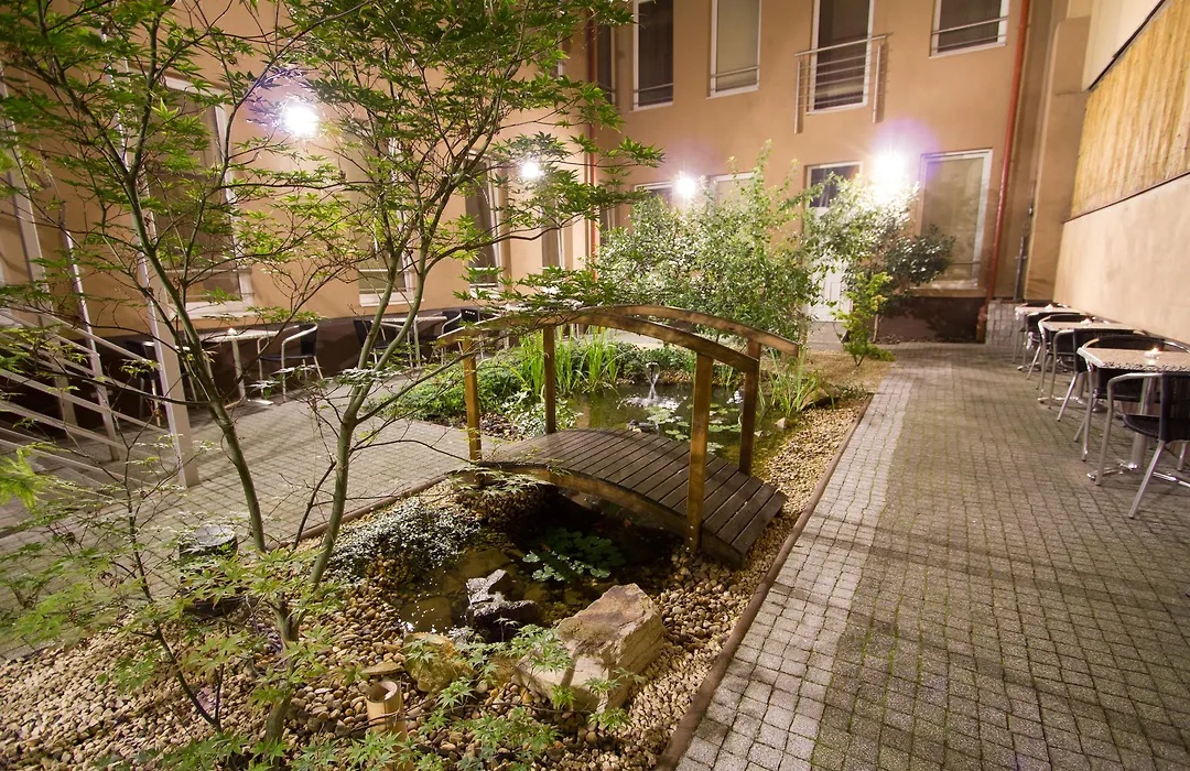 Six Inn Hotel Budapest-1
