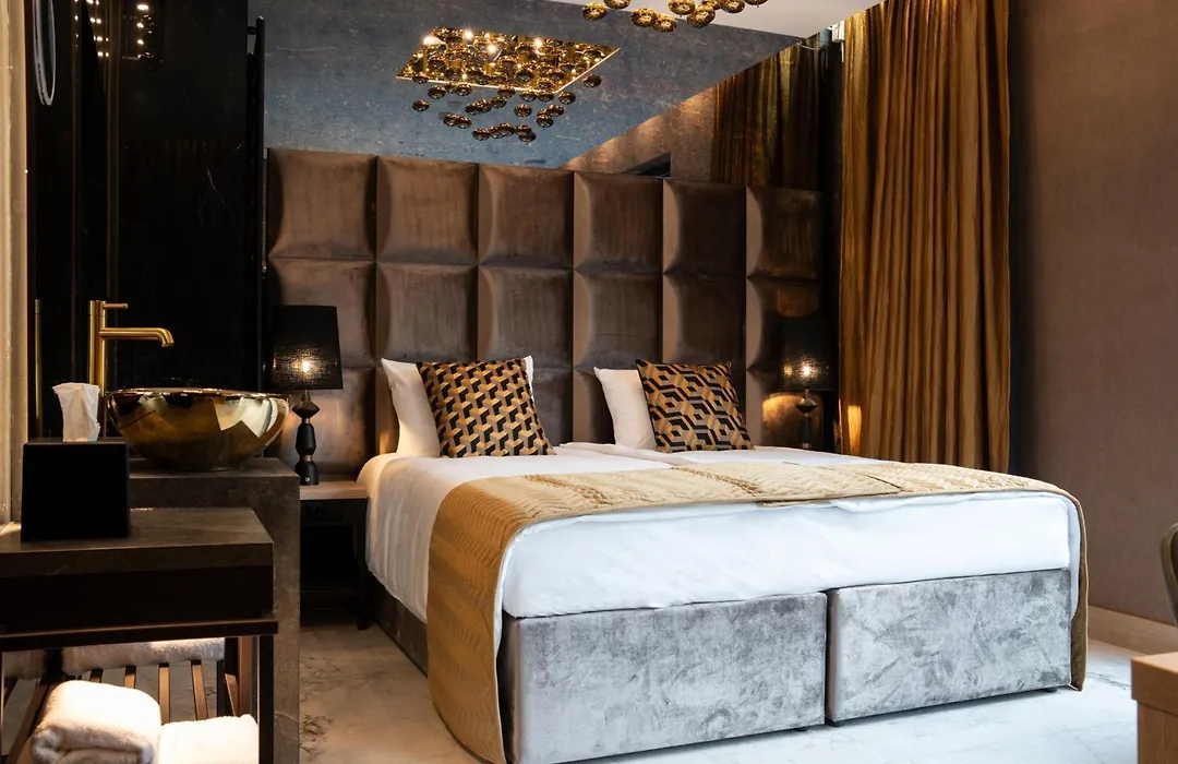 Art Suites Luxury Hotel-1